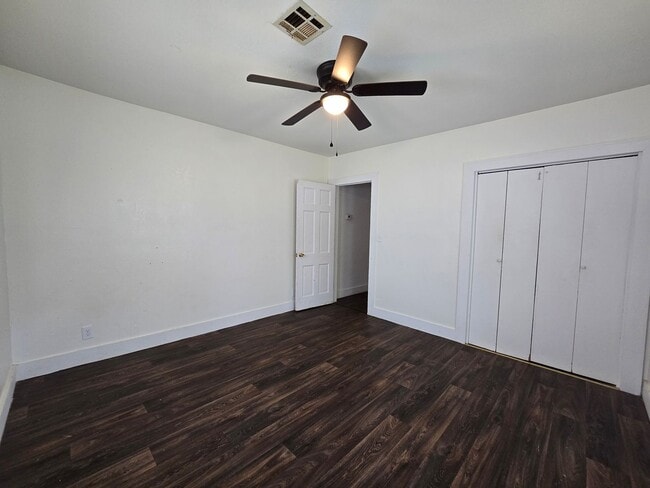 Building Photo - 617 N Bonita Ave