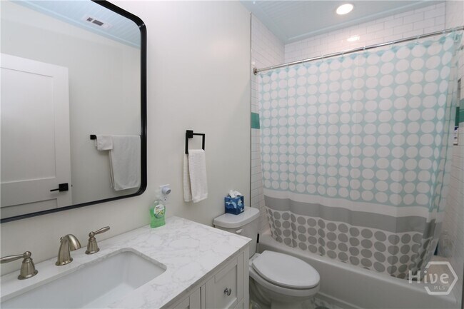 Building Photo - 201 Lovell Ave