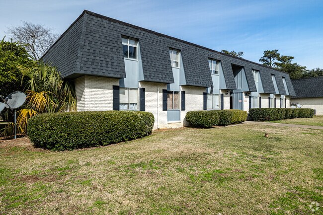 Building Photo - The Willows Apartments