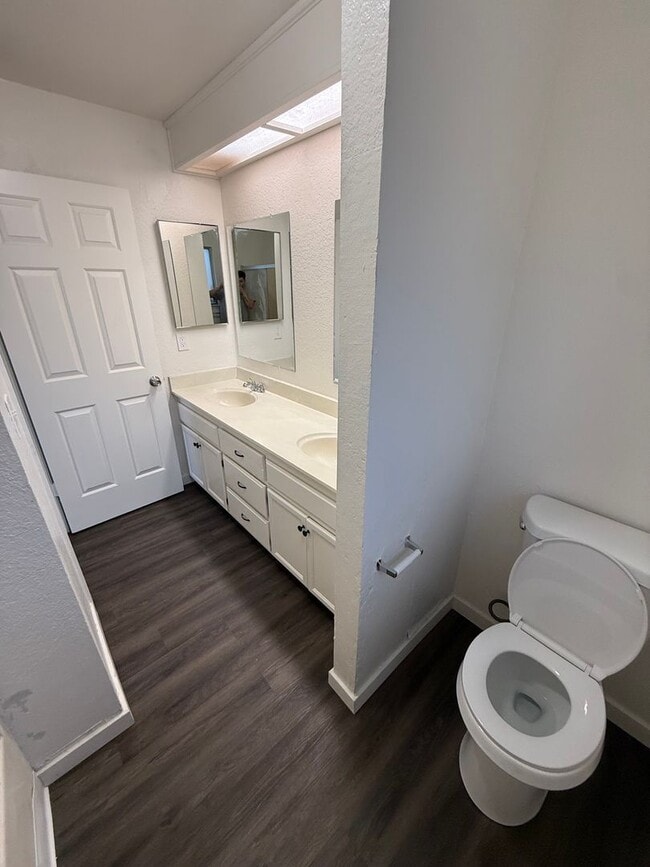 Building Photo - Remodeled Home: 4 Bd/ 2.5 Bath Two Story!