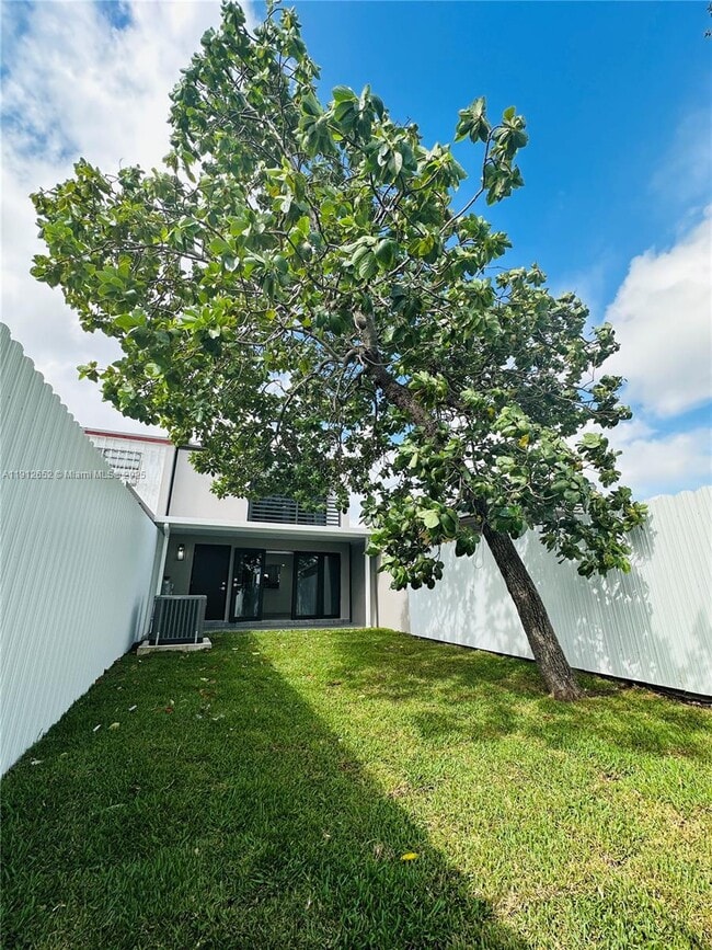 Building Photo - 7157 W 19th Ct