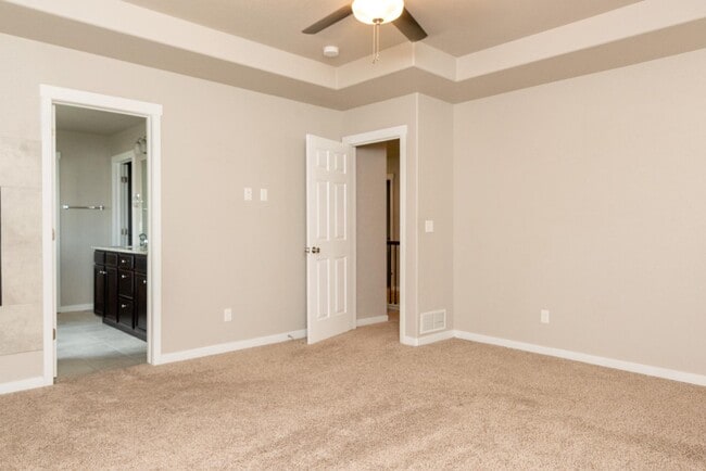 Building Photo - 7797 Wagonwood Pl