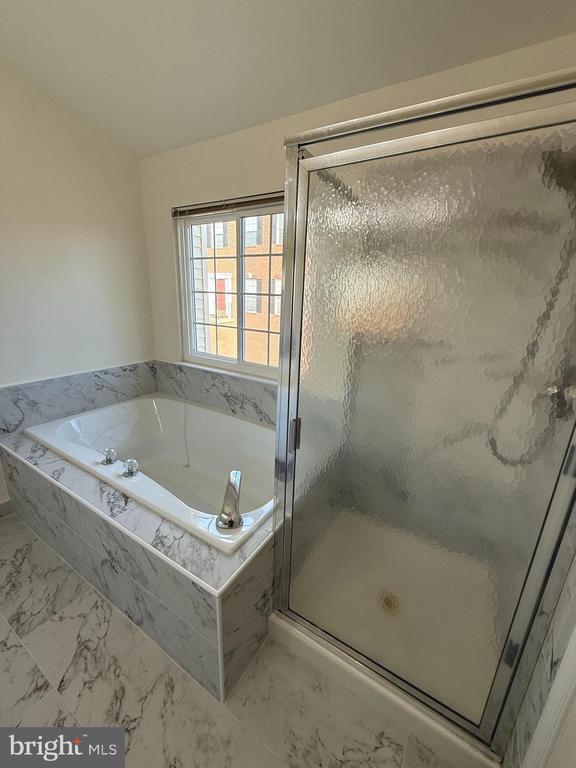 Building Photo - 8362 Millwood Dr