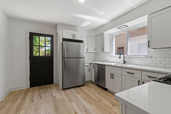 Building Photo - READY FOR MOVE IN! Don't miss this STUNNING, FULLY RENOVATED 3 bedroom in McKeesport!