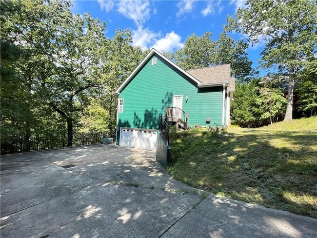 Building Photo - 3398 Banks Mountain Dr