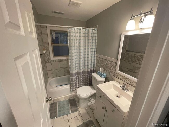 Building Photo - 6102 Harrison St