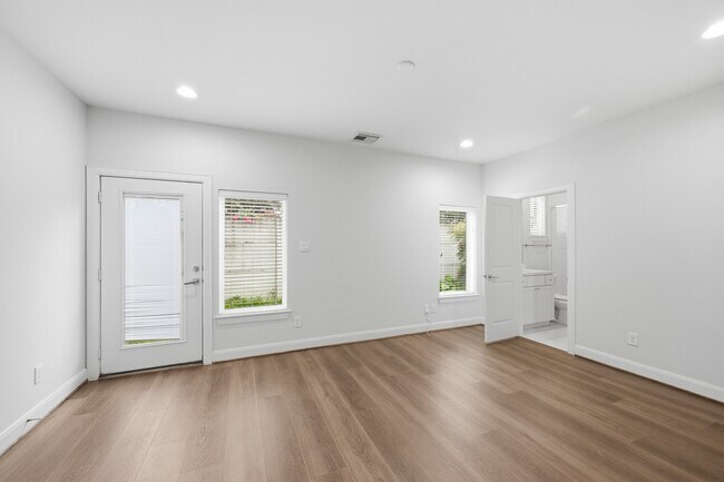 Building Photo - 1225 Bonner St
