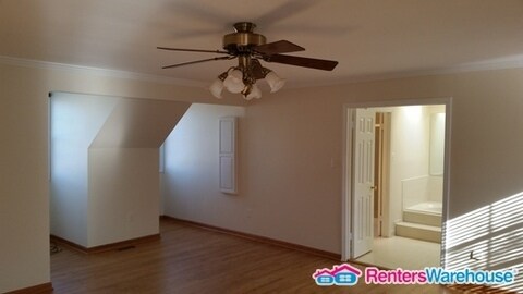 Building Photo - 1213 Golf Course Dr