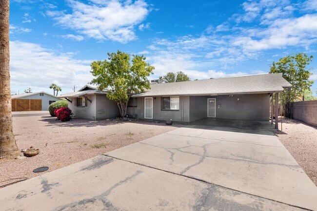 Building Photo - 4 Bedroom House Located in Tempe!