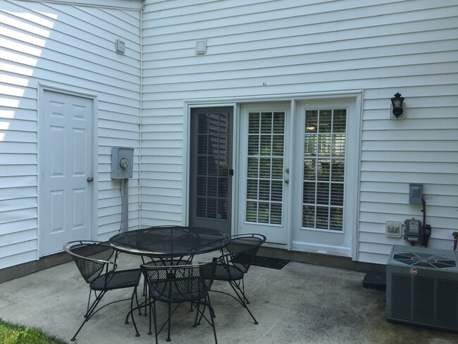 Building Photo - 8605 London Park Ct