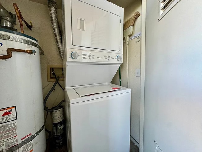 Building Photo - 8656 New Salem St