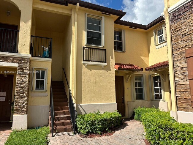 Primary Photo - 1490 NE 33rd Ave