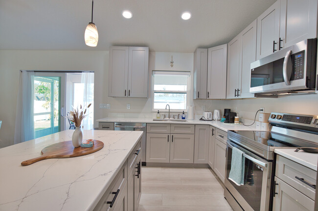 Building Photo - 3887 Hawkeye Cir