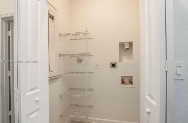 Building Photo - 26459 SW 148th Ave