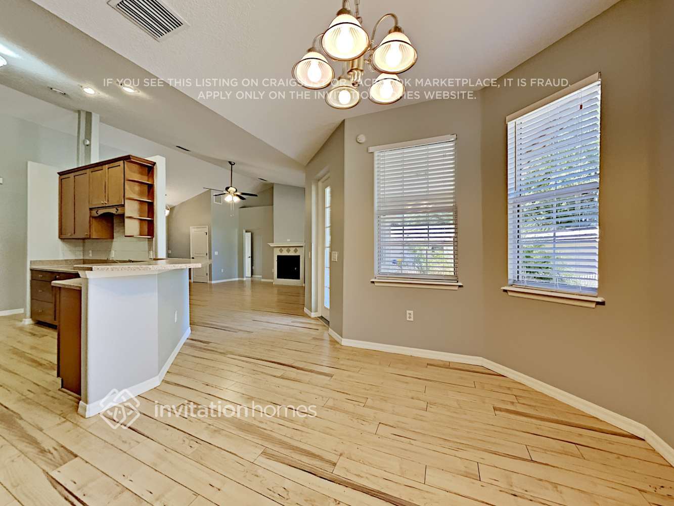 Building Photo - 2890 Alameda Del Norte