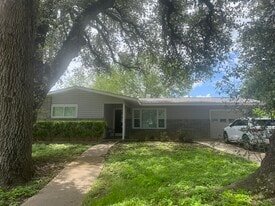 Building Photo - 314 Haverford Dr