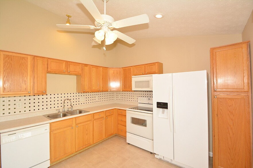 Building Photo - 5842 Kiah Ct