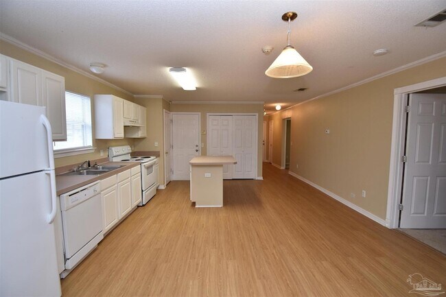 Building Photo - 1064 Antigua Cir