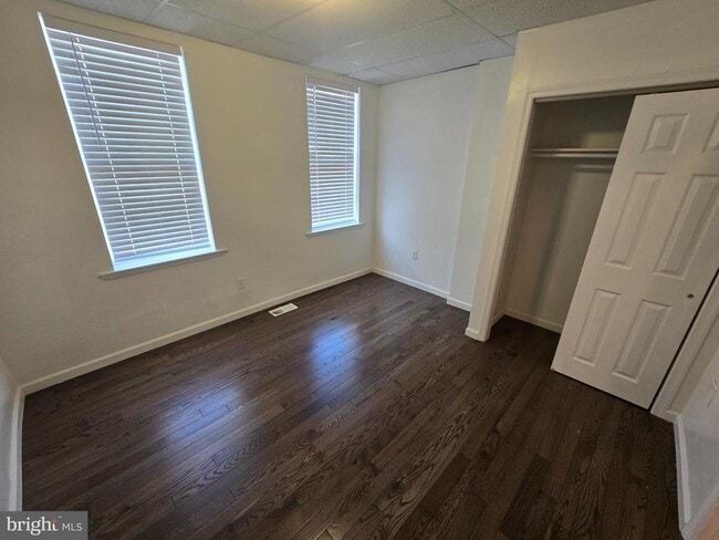 Building Photo - 712 S Randolph St