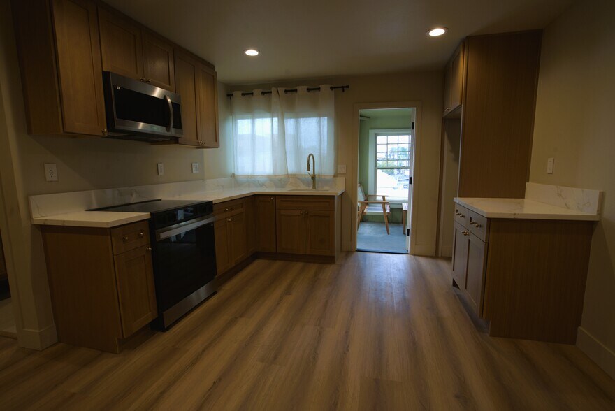 Building Photo - 1123 E Ocean Blvd