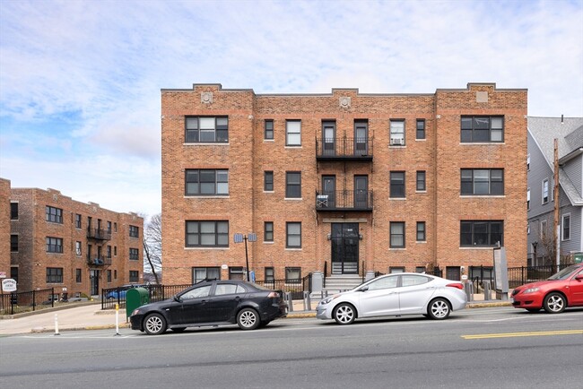 Building Photo - 473 Broadway