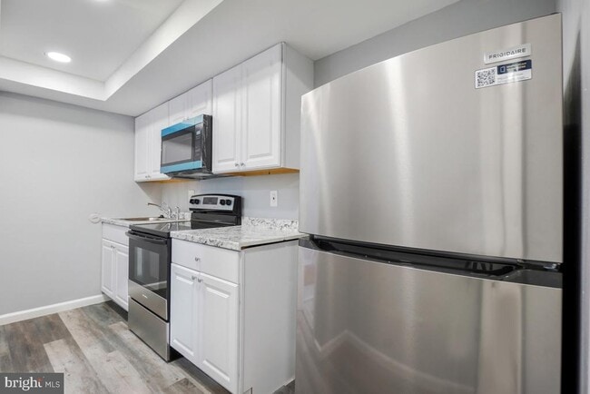 Building Photo - 8 Almanac Ct