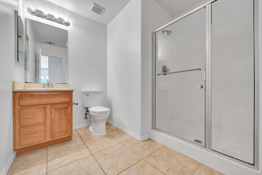 Building Photo - 23904 Calle del Sol Dr