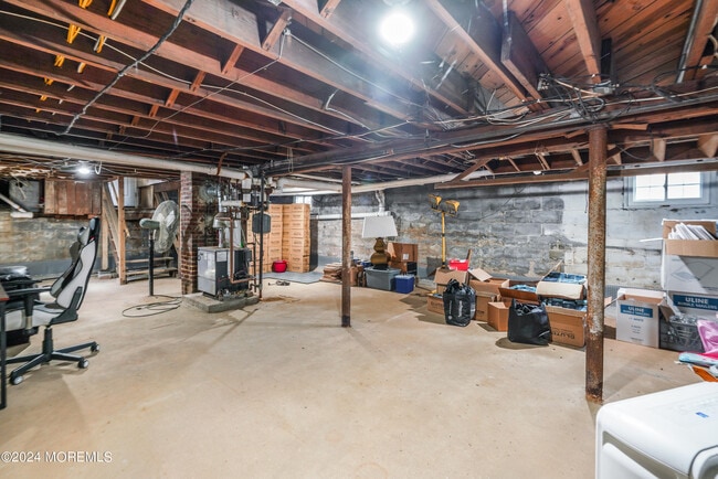 Building Photo - 500 Locust Point Rd