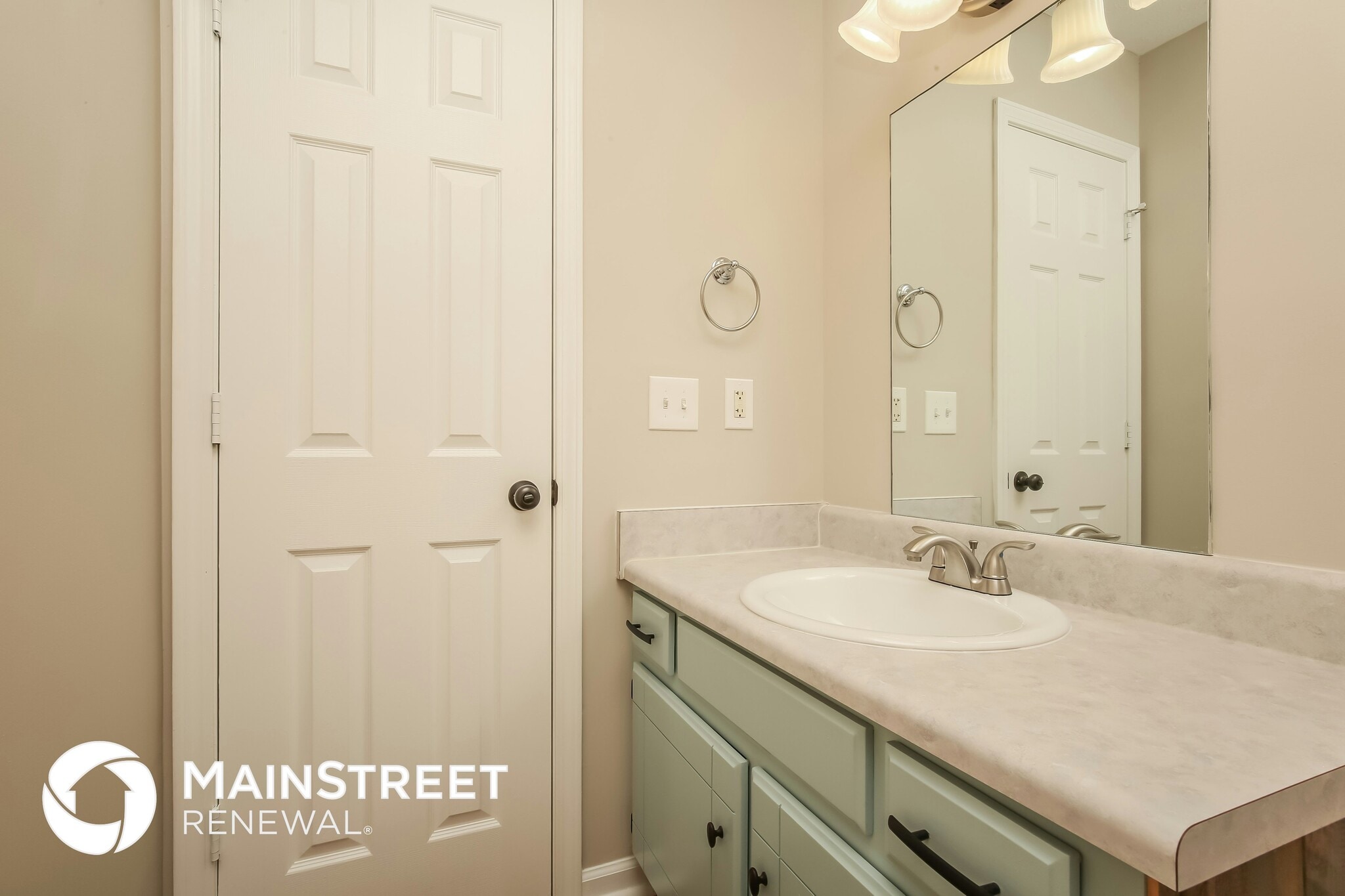 Building Photo - 187 Center St