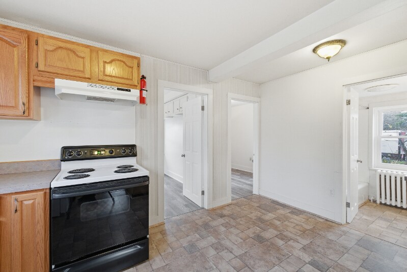 Building Photo - 4 Grandview St