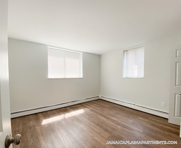 Building Photo - 253 Hyde Park Ave
