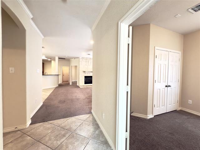 Building Photo - 7917 Creek View Dr
