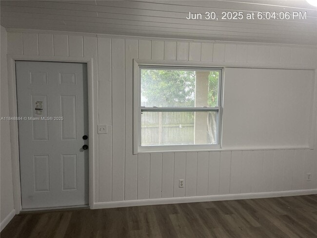 Building Photo - 4000 Greenwood Ave