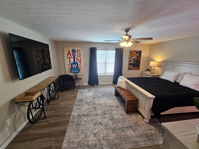 Building Photo - 814 Pierson Rd