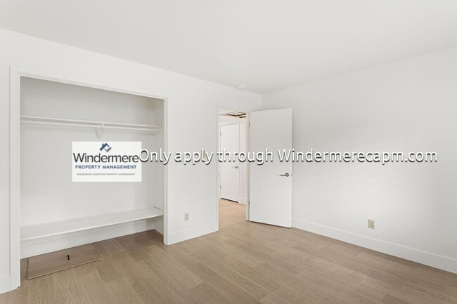 Building Photo - Fabulous Fair Oaks Home Available Now!