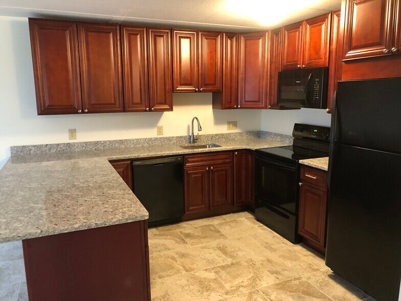 Building Photo - 46 Cochituate Rd