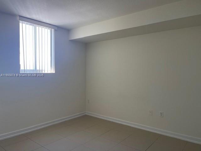 Building Photo - 420 SW 12th Ave