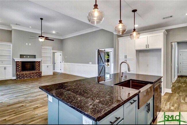 Building Photo - 421 Bear River Dr