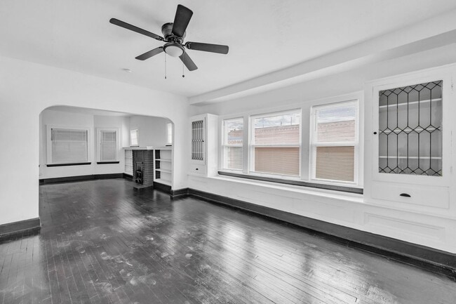 Building Photo - 3058 E 116th St