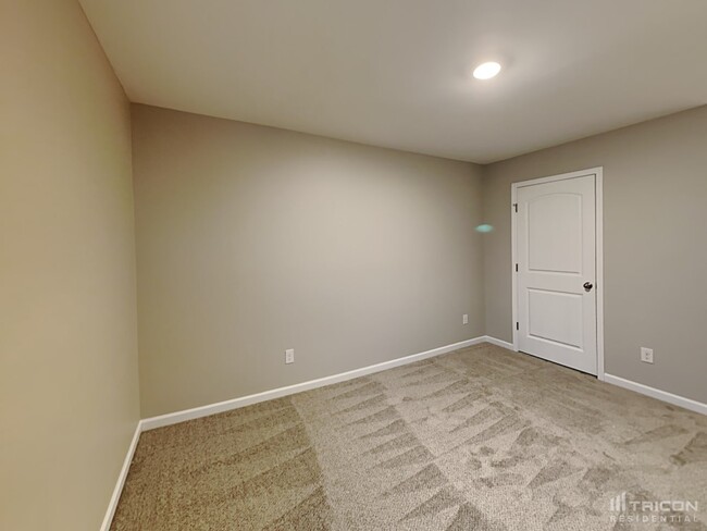 Building Photo - 339 Victory Cir