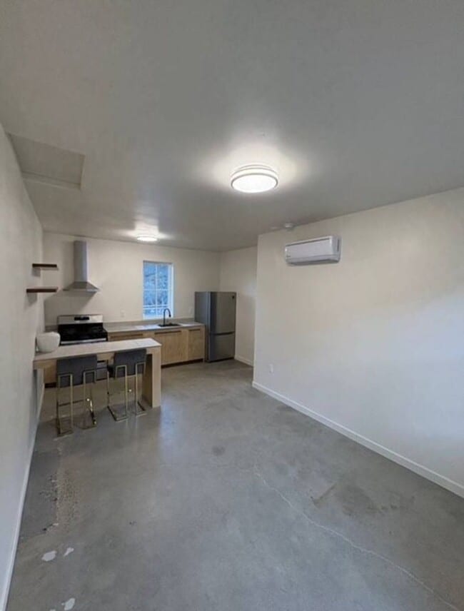 Building Photo - Brand New 1 Bedroom