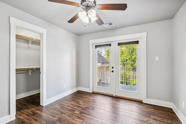 Building Photo - 12336 Pebble View Dr