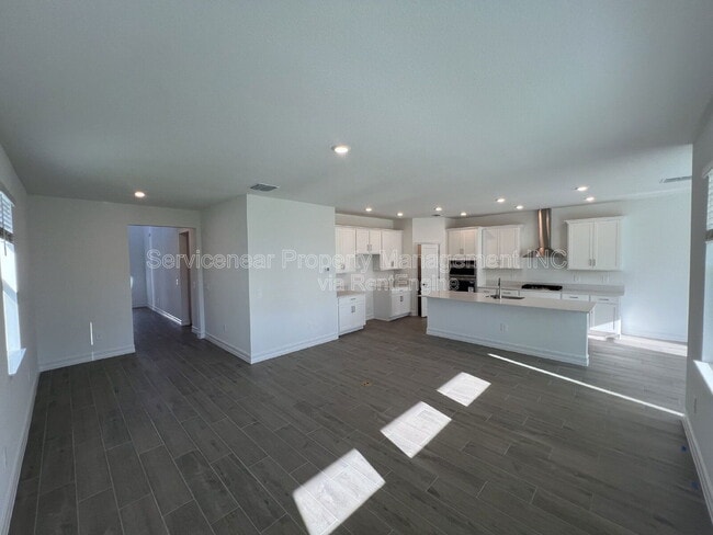 Building Photo - 7141 119th Ct E