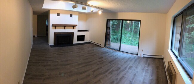 Building Photo - 1 Briarcliff Dr S