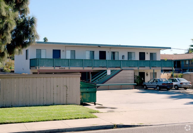 Building Photo - 3640 Pio Pico Dr