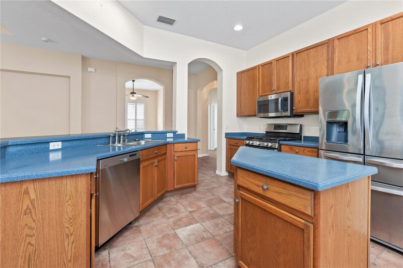 Building Photo - 1004 Regal Manor Way