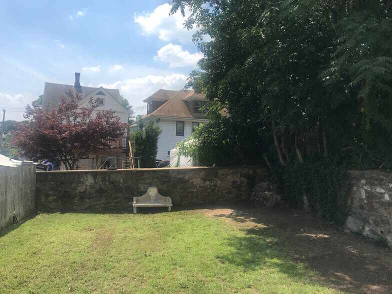 Building Photo - 161 Franklin Ave