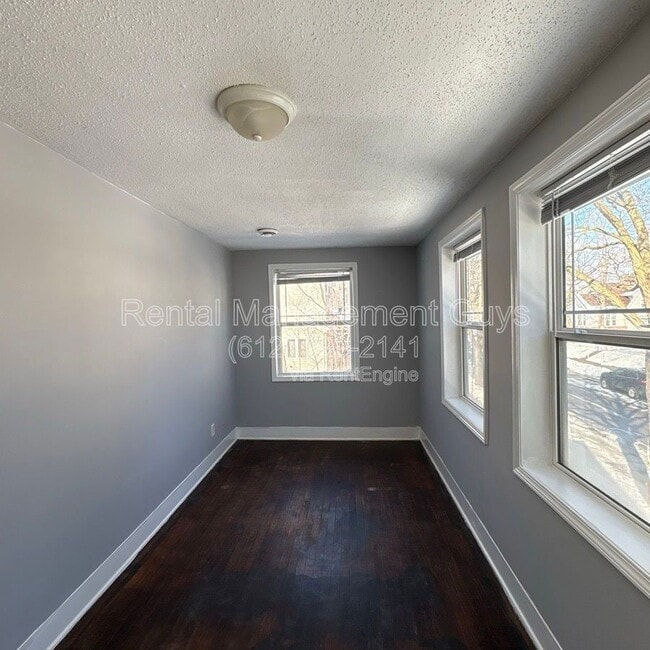 Building Photo - 2931 N Bryant Ave