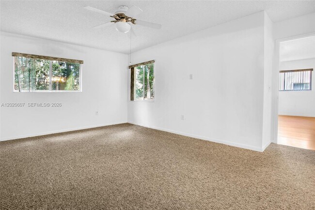 Building Photo - 900 SW 142nd Ave