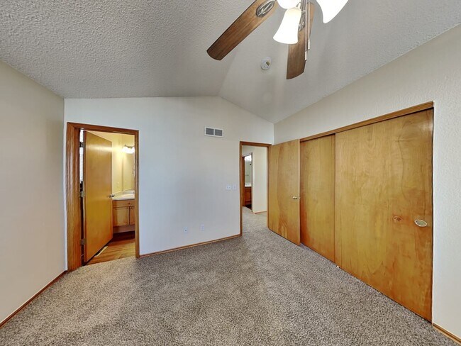 Building Photo - 5319 Rockhampton Cir
